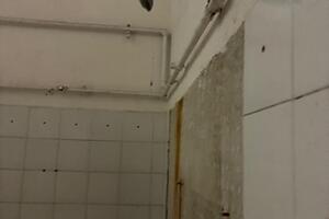 Spogliatoi di via Casola nel degrado, Fratelli d'Italia: 'Il comune non può voltarsi dall'altra parte'"