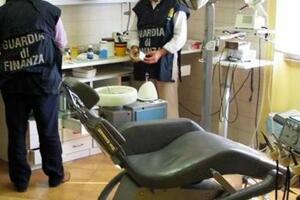 Aveva un ambulatorio abusivo e in scarse condizioni igieniche: arrestato un medico dalla Guardia di Finanza  a Montignoso