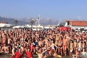 Ferragosto di festa al Bagno Carlo Rossi: tradizione, giochi e divertimento sulla costa versiliese