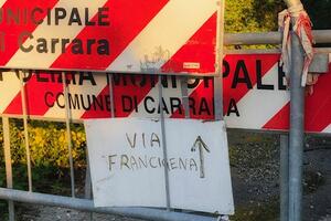 Via Francigena, tratto carrarese nel degrado: "Più attenzione a un patrimonio storico e turistico di Carrara" l'appello del consigliere Manuel di FdI