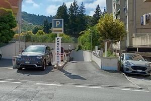 Dal primo ottobre il parcheggio sotto la ex Montecatini torna a pagamento: così cominciano i 'ristori' annunciati dal sindaco Arrighi
