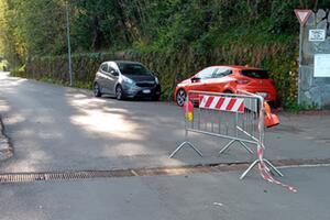 Cedimento di una griglia per la raccolta acque piovane a San Carlo: il consigliere Ortori ha attivato l'intervento del comune