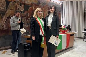 &quot;Benvenuti a casa vostra&quot;: il sindaco Arrighi accoglie in comune 45 stranieri che hanno ottenuto la cittadinanza italian