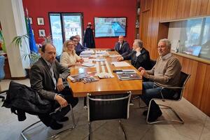 Il vicesegretario generale della Presidenza del Consiglio dei Ministri Marco Villani in visita a Carrara con l'onorevole Amorese di Fdi