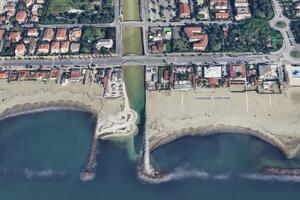 Erosione costiera: il punto dell'associazione Città al centro, dai monti al mare nell'incontro all'hotel Excelsior di Massa