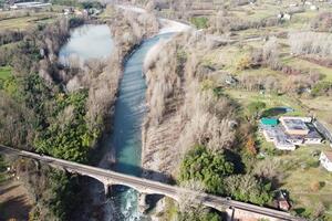 Intervento sul torrente Aulella a Serricciolo. Rimosse le piante che ostruivano il deflusso