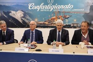 Pubblico delle grandi occasioni da Confartigianato per la presentazione del libro del senatore Casini
