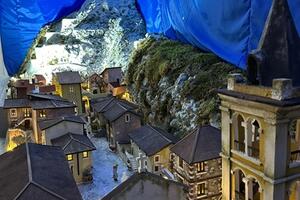 Codena come un presepio: il passato celebrato con foto, luci e con un plastico