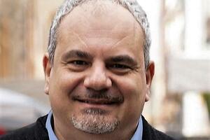 Dignità e coerenza non sono in vendita: Simone Caffaz spiega sui social tutti i retroscena della rottura col centrodestra carrarese
