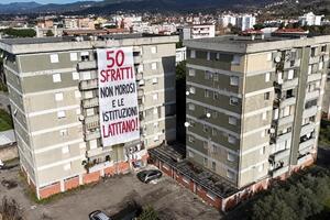 Emergenza casa a Carrara: 50 famiglie rischiano lo sfratto. Il Comitato SEN convoca un'assemblea pubblica con le istituzioni per il 21 ottobre