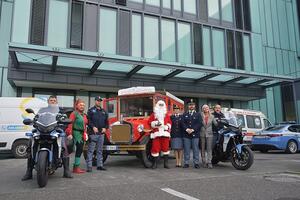 Questura di Massa Carrara: consegna dei regali ai bambini ricoverati presso il NOA e l'OPA