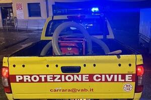 Maltempo a Carrara, Vab: "Dispiegate tre squadre operative. Effettuati interventi per ripristino delle condizioni di sicurezza e alla tutela dell’incolumità pubblica"