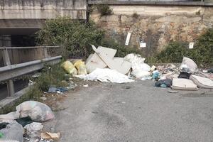 Urgono interventi di manutenzione straordinaria nelle strade della periferia massese: la richiesta dei consiglieri del Pd