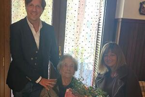 Tresana festeggia i 104 anni di nonna Angela