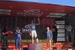 Ganna "Locomotiva di Verbania" fa la storia vola a 54,9 km/h e firma la cronometro più veloce di sempre nella tappa del Giro d’Italia  a Marina di Massa