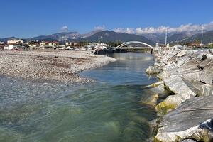 “Pulire gli argini, dragare e liberare la foce del Frigido è una priorità”: l'appello di Andrea Marchini del Comitato Tra la Gente