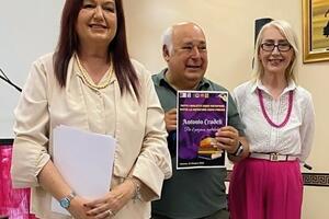 Ad Avenza, “Aspettando l’Epifania” con “Parole Re Magie”:  lunedì 5 gennaio, dalle ore 15:30, presso RC Music, poesia, musica e conferenze