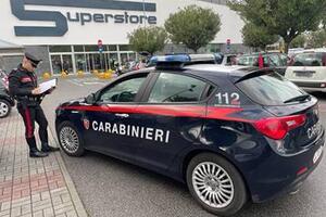 Ruba 500 euro di merce da un supermercato a Massa: arrestato dai carabinieri un 32enne straniero