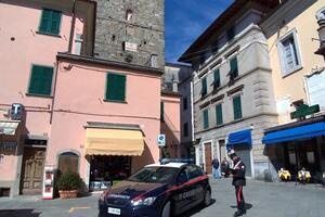Due extracomunitari rubano in un'abitazione a Pontremoli: arrestati dai carabinieri