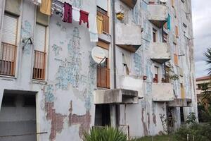 Case popolari di via Matteoni a Massa : I consiglieri Tarantino e Alberti sollecitano interventi e la ricerca di finanziamenti per le opere di manutenzione straordinaria.