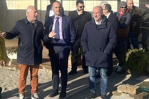 L'assessore regionale Barontini a Cava Fornace e sulla Costa Apuana senza risposte per il territorio: solo passerelle per Fratelli d'Italia