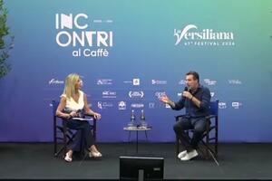 Salvini al Caffè della Versiliana: sicurezza, banche, pensioni e la stoccata a Vannacci