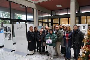 Mostra fotografica realizzata dai ragazzi del centro Anch'io nell'atrio del comune di Carrara dal 22 dicembre