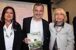 A Marina di Massa “Poeti Artisti Sognatori…e la Musica del Mare”: a Casa F.A.C.I.il  23 Maggio pomeriggio di poesia e pittura