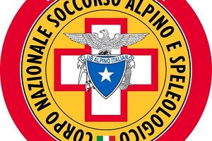 Soccorso Alpino e Speleologico Toscano, stazione di Massa: soccorse tre ragazze che avevano perso l’orientamento sul sentiero 161