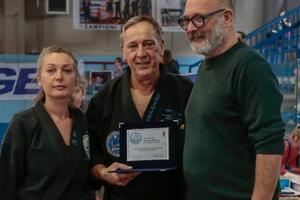 Grande festa al palazzetto di Avenza per i 45 anni di pratica marziale del maestro Guido Nicoli. Lezioni per tutti e ospiti internazionali