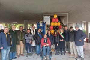 Anmil Massa Carrara e comune inaugurano l'albero per sensibilizzare sul tema della sicurezza nei luoghi di lavoro