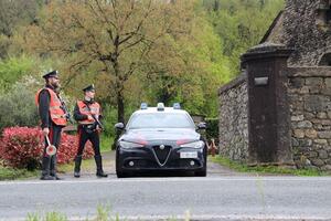 A Tresana un marrocchino dà in escadescenze e aggredisce i carabinieri intervenuti per arrestarlo