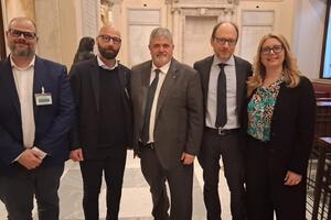 Incontro tra UGL e  vertici locali di Fratelli d&#039;Italia per discutere il tema del lavoro nella provincia apuana