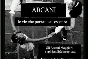 "Arcani - Le vie che portano all'essenza": mostra fotografica di Silvia Musso nella sede di Luna Mater a Massa dal 1 novembre