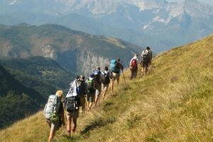 Associazione Mangia Trekking chiarisce : "Ci occupiamo di Alpinismo Lento ma non siamo i referenti di tutte le passeggiate con soste per il cibo"