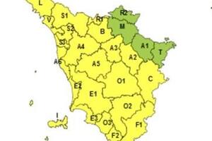 Meglio allerta meteo per poco che rischiare vite umane: il comitato Ugo Pisa approva la chiusura deli bagni a Carrara e chiede un servizio di informazioni più puntuale e preciso