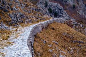 La via Vandelli al centro del calendario 2025 del Parco delle Apuane