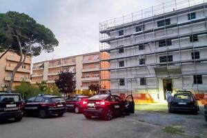Senza tetto straniero di 25 anni arrestato alla Doganella di Carrara, dai carabinieri in flagranza di reato per spaccio di droga