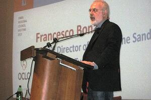 Lectio magistralis di Franceso Bonami all&#039;Accademia di Belle Arti di Carrara il 23 ottobre : &quot;L&#039;arte oggi. Riflessioni sul Sistema dell&#039;arte e le sue trasformazioni&quot;