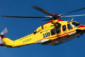 Marina di Carrara, ciclista si scontra con un’auto: è grave. L'uomo è stato trasportato a Cisanello