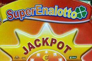 SuperEnalotto, 150 milioni: vincerli è un record ancora da scrivere. 17 anni fa Bagnone, in Lunigiana, sfiorò la cifra