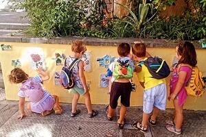 Via Baluardo, una scalinata più bella grazie al lavoro di bambine e bambini
