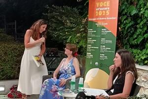 Delicata e profonda: Roberta Recchia, ospite di Voce all’autore, incanta il pubblico di Palazzo Binelli