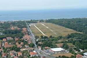 Poco edificanti le dichiarazioni sul futuro dell&#039;aeroporto del Cinquale fatte da   Nicola Talin, amministratore delegato di Truestar, secondo Rifondazione Comunista Montignoso