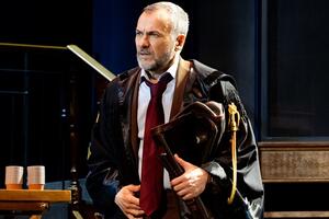 Massa: in programmazione al Guglielmi da venerdì 30 gennaio a domenica 1 febbraio, ore 21 –Massimiliano Gallo con “Malinconico. Moderatamente felice”