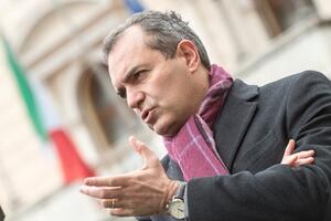 Poteri occulti: Dalla P2 alla criminalità istituzionale: Il golpe perenne contro Costituzione e democrazia. Luigi De Magistris presenta il suo libro a Villa Bertelli