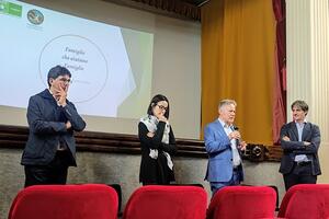 Un convegno per discutere dell’affido: SDS va verso una banca dati delle famiglie disponibili ad accogliere minori in famiglia