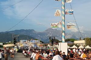 CarraraFiere: dalla cancellazione della Festa della Birra alla “casa degli show” stile Bussola Domani: l'analisi del consigliere Mirabella