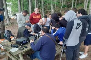 I ragazzi dell&#039;itis Galilei di Avenza lanciano un segnale radio da Campocecina fino al Mar Baltico