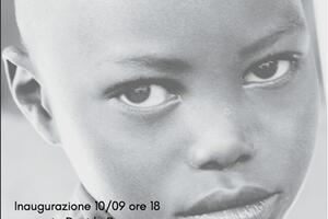 “Una sola moltitudine”: la mostra della fotografa carrarese Alessandra Sbertoli